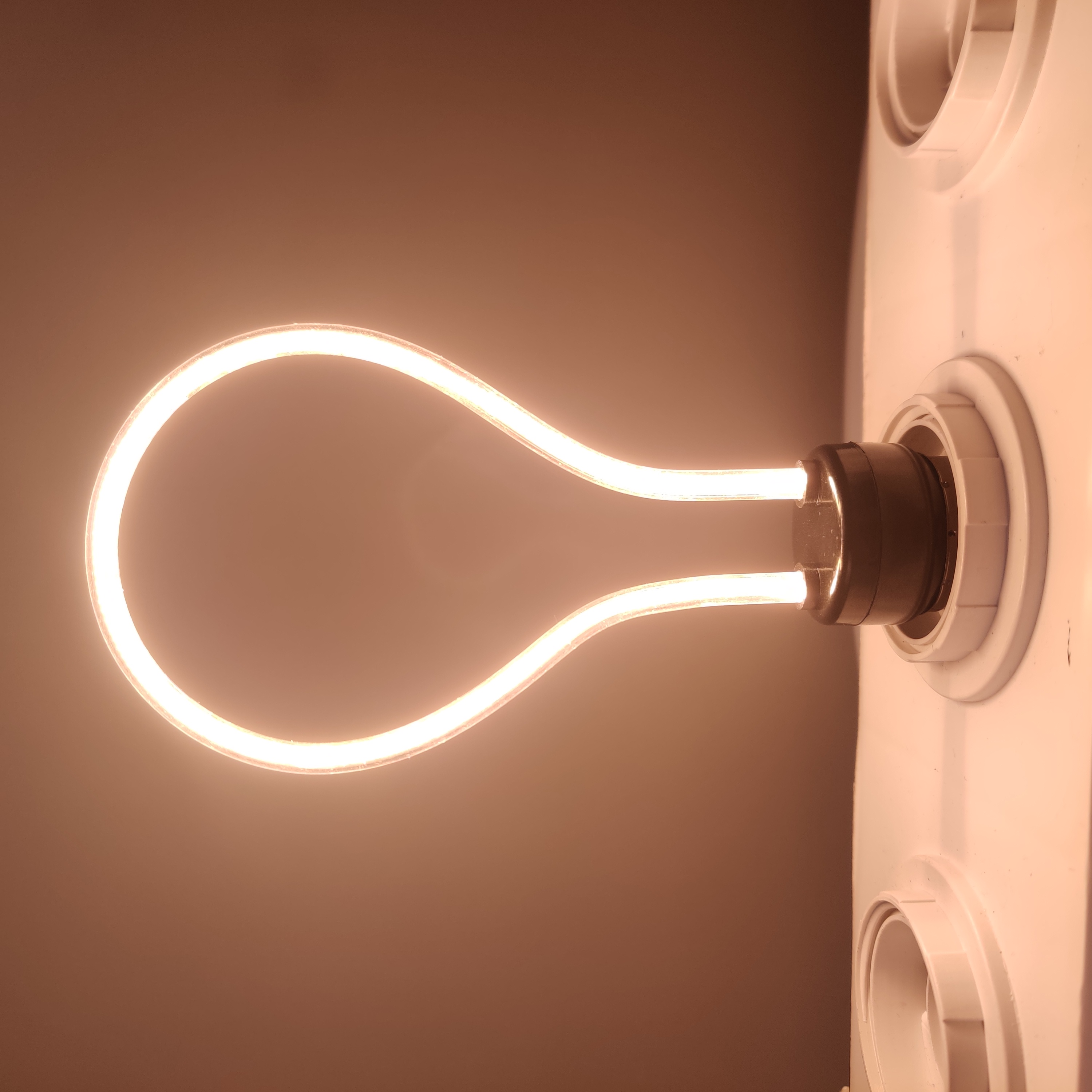 Factory Price Antique Edison LED 4W Soft Filament Big Circle Bulb 